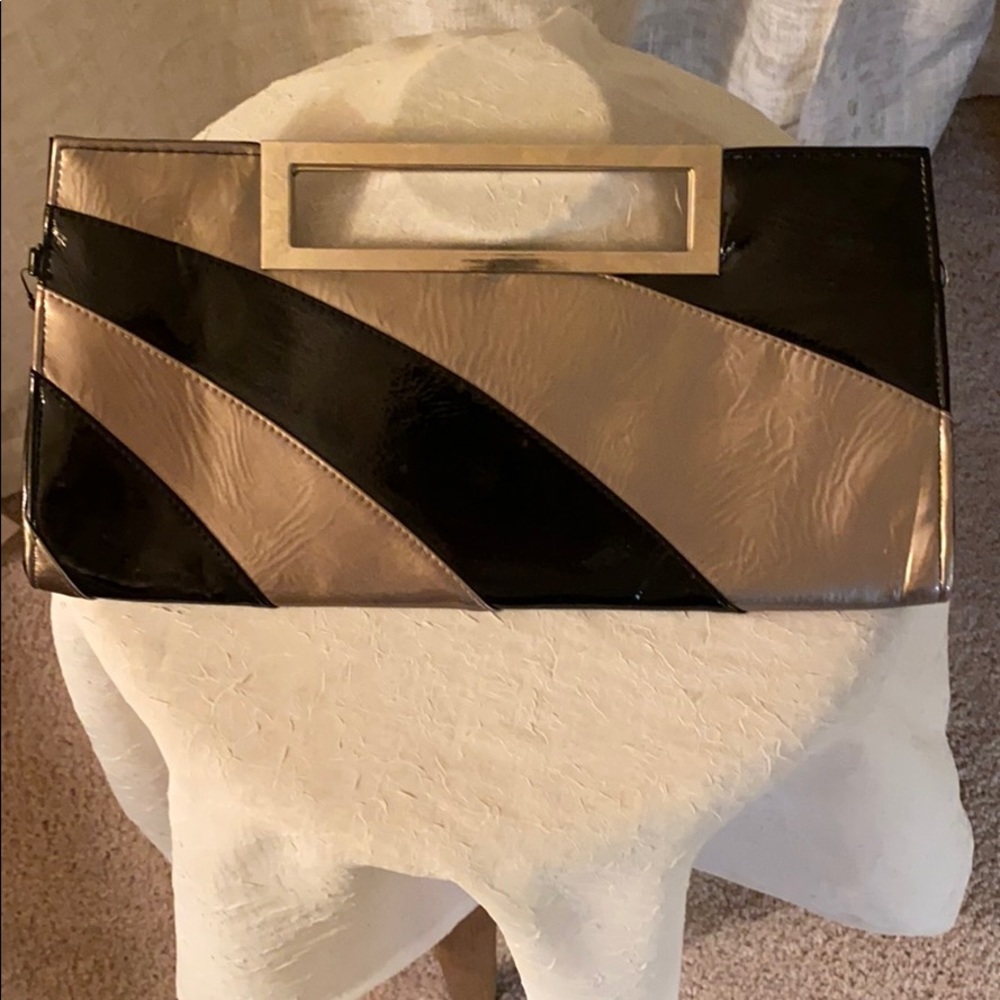 Black and sliver geometric clutch with handle
